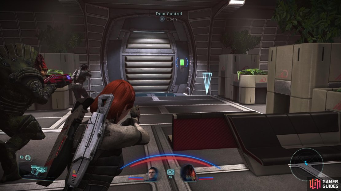 Command your Squad to stay at the entrance here